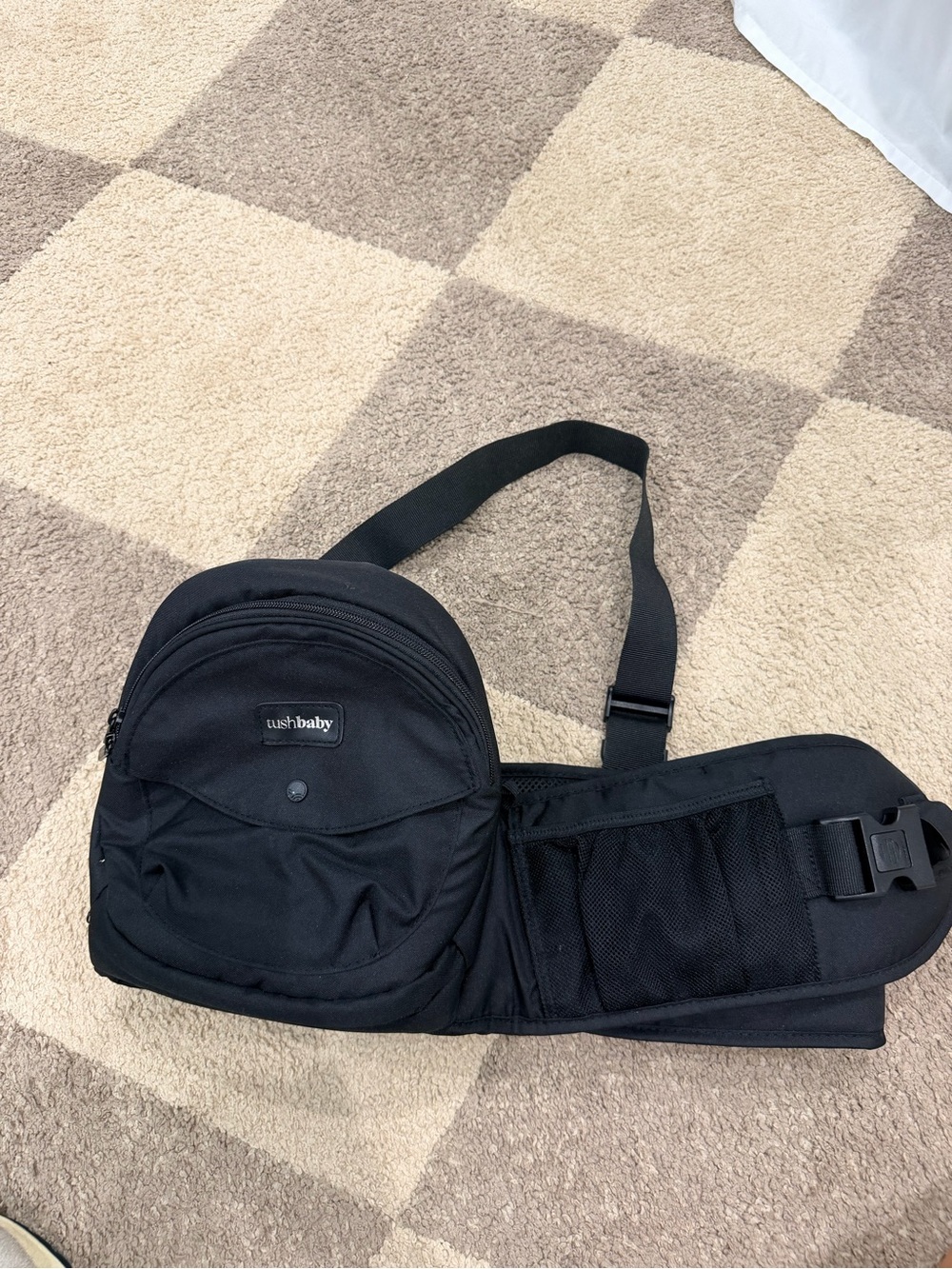 Black Baby Hip Seat Carrier Bag by Tushbaby